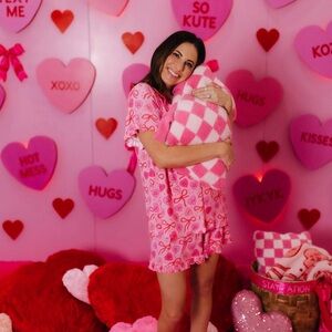 Pink checkers STAYKATION quillow